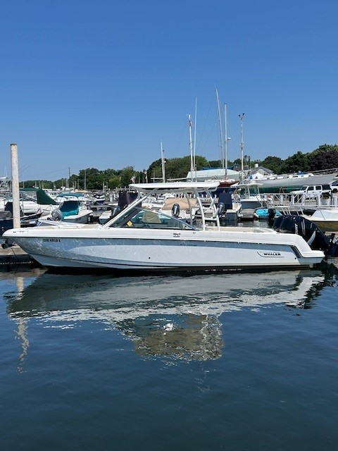 2018 Boston Whaler 270 VANTAGE